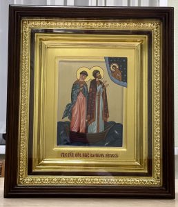 Икона «Петр и Феврония» в резном киоте Белгород